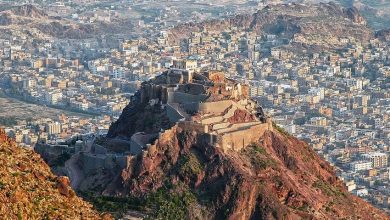 Three civilians injured in Houthi shelling targeting a residential neighborhood in Taiz.