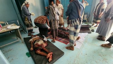 Twelve civilians were killed or injured in a Houthi shelling targeting civilian areas in Maqbana, west of Taiz.