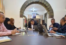 A meeting chaired by the Taiz governor discusses preparations for a workshop on water supply from Al-Hawban to the city.