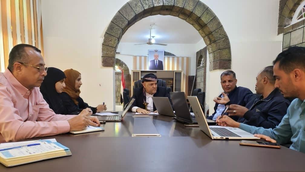 A meeting chaired by the Taiz governor discusses preparations for a workshop on water supply from Al-Hawban to the city.