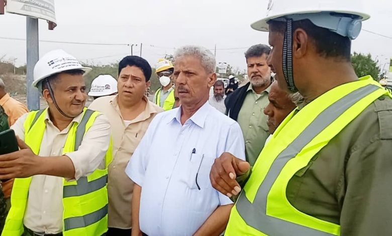 Lahij Governor launches a tree-planting project for streets, sidewalks, and roundabouts in Al-Hawta city.