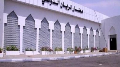 Local authorities in Hadramout commend presidential efforts to resume flights between Al-Riyan and Cairo airports.