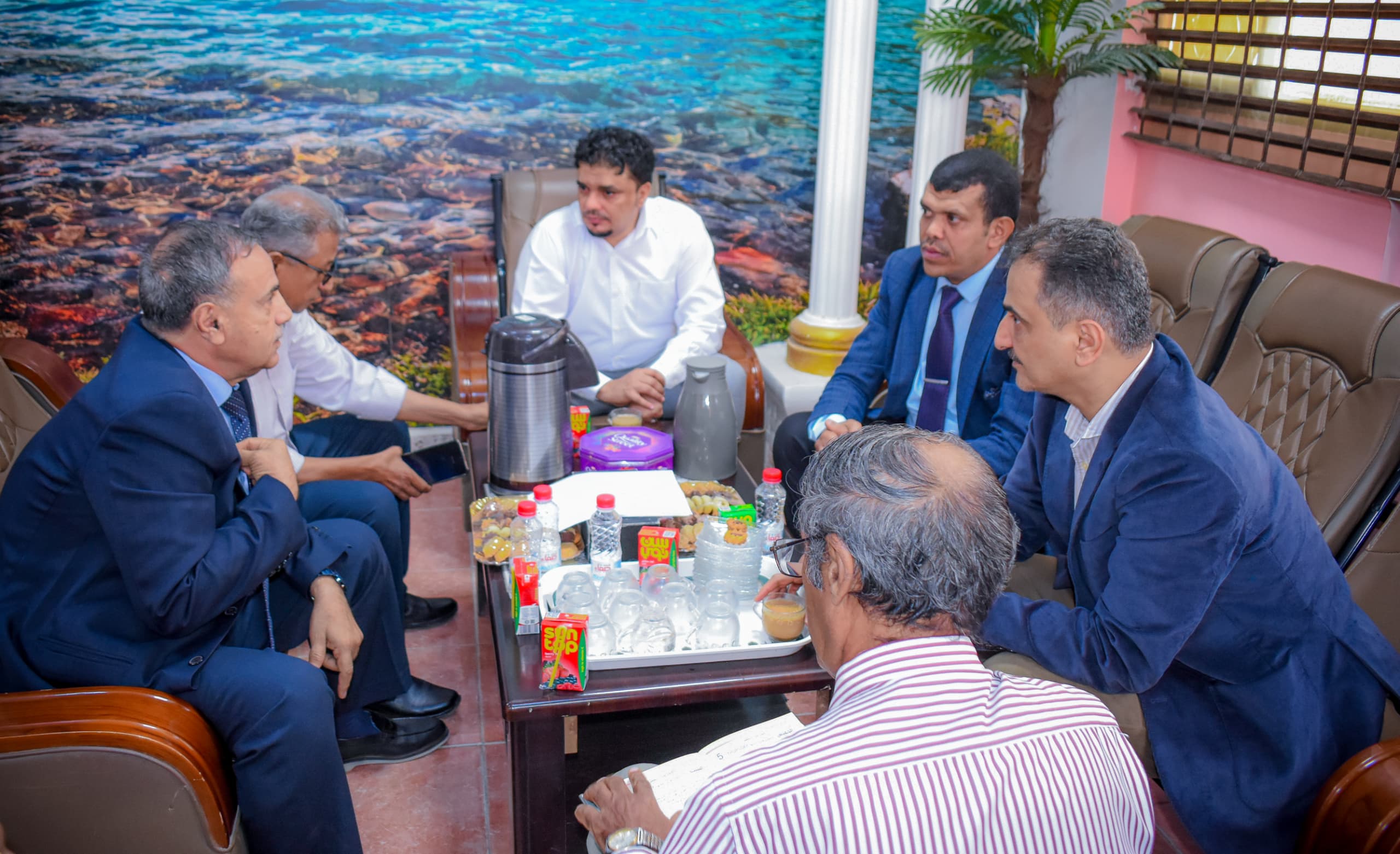 Meeting discusses ways to enhance the quality of education at Aden University.