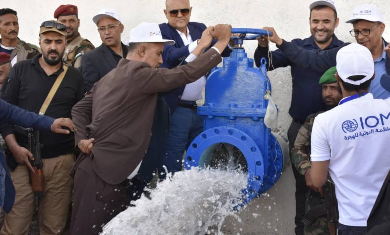 Taiz Governor opens a university water pumping station project and launches an automated issuance center.