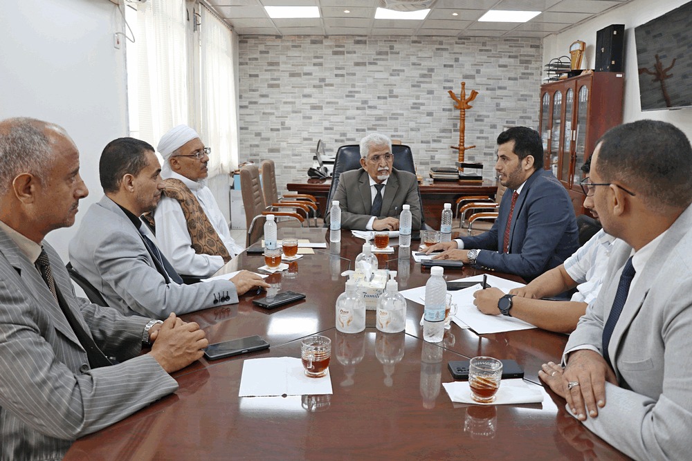 The Central Bank in Aden discusses the performance of the Sukuk unit and Islamic products for 2024.