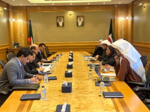 The Foreign Minister discusses funding for development projects in Yemen with the Kuwait Fund.