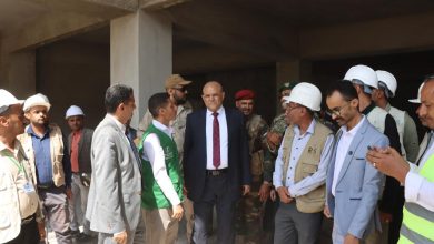 The Taiz governor inspects the health complex project and inaugurates the Standards Authority office.