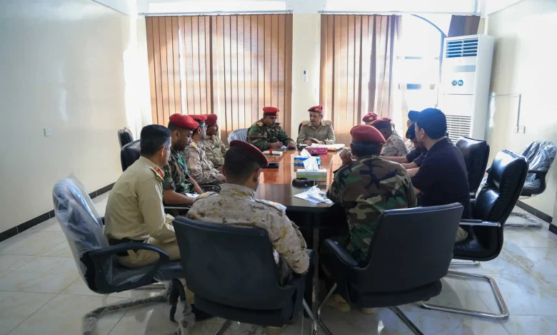 A meeting in Mukalla discusses the Second Military Region's plans for Ramadan.