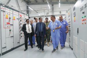 Council member Al-Bahssani visits PetroMasila to review the initial operation of the heavy fuel oil refining unit.