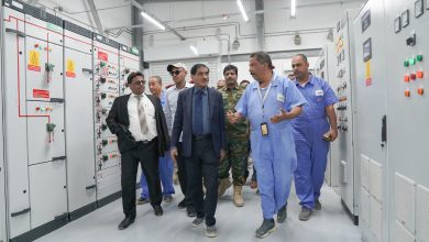 Council member Al-Bahssani visits PetroMasila to review the initial operation of the heavy fuel oil refining unit.