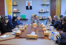 Meeting discusses efforts to enhance stability and improve services in Aden.