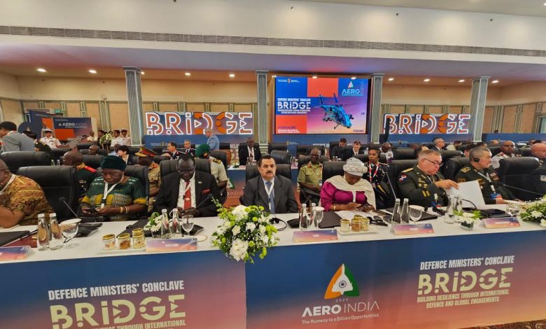 The Defense Minister participates in the opening of Aero India 2025 and the Bridge Conference for Defense Ministers in India.