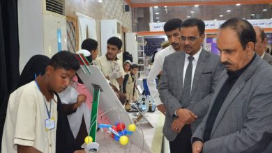 The Governor of Hadramaut inaugurates an exhibition for people with determination and inspects the Social Affairs Office and Roads Foundation.