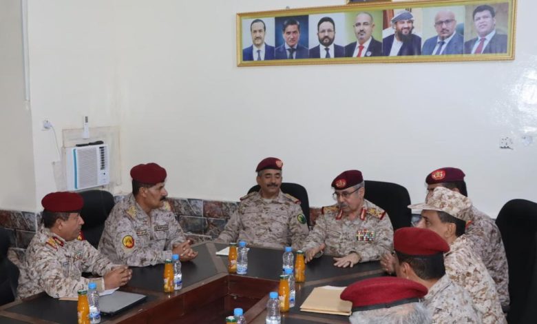 The Head of Operations visits the Intelligence and Reconnaissance Agency headquarters in Aden.