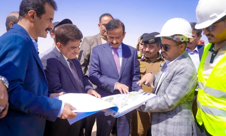 The Oil Minister and Shabwa Governor launch construction work on the Medical and Health Sciences College project in the province.