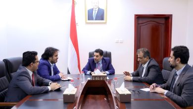 The Prime Minister meets with the Ministers of Electricity and State for Aden to discuss fuel supply for Aden's power needs.