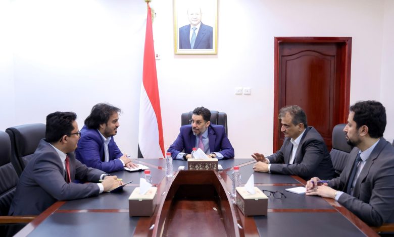 The Prime Minister meets with the Ministers of Electricity and State for Aden to discuss fuel supply for Aden's power needs.