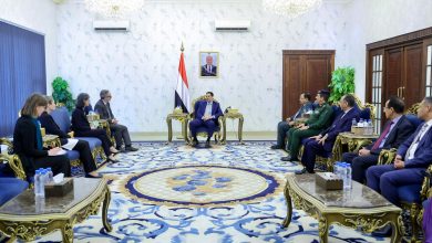 The Prime Minister welcomed a delegation and ambassadors from several EU countries in Aden.