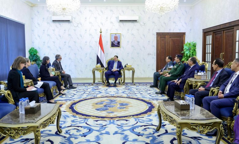 The Prime Minister welcomed a delegation and ambassadors from several EU countries in Aden.