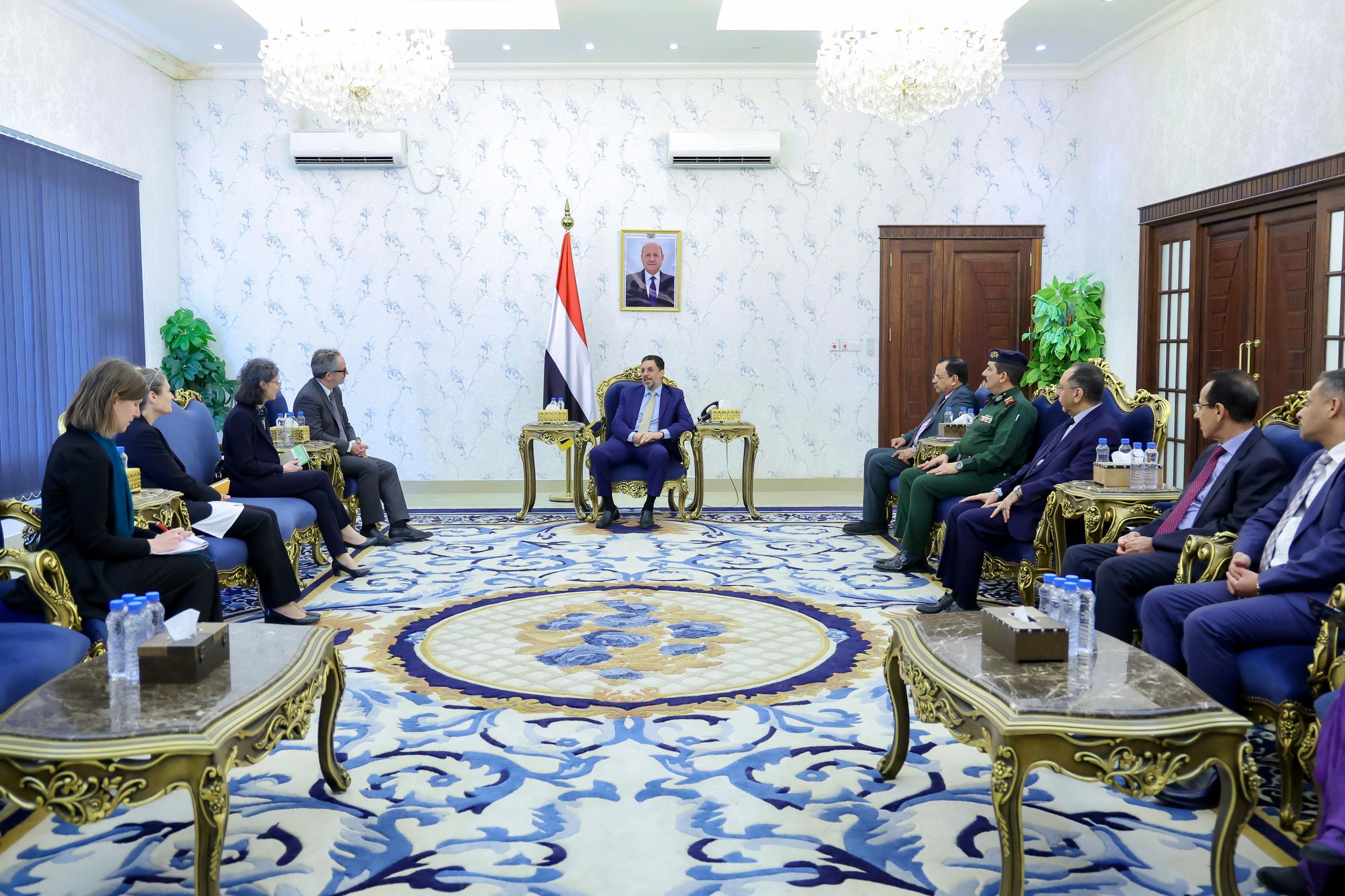 The Prime Minister welcomed a delegation and ambassadors from several EU countries in Aden.