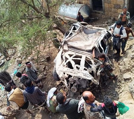 Thirty-four people were killed or injured in traffic accidents in Ibb Governorate last month.