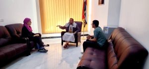 A meeting in Marib discusses the World Food Program's resumption of aid disbursement for beneficiaries in the Valley and City districts.