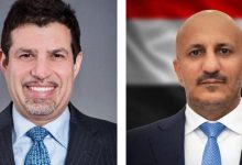 Council member Tariq Saleh discusses strategies to counter Iran's threats in Yemen with the U.S. ambassador.