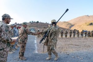 Council member Tariq Saleh honors the Emergency Brigade from the Special Forces Battalion on the western coast.
