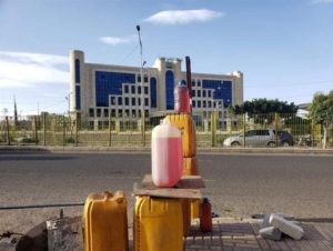 Houthi militia pumps large quantities of counterfeit Iranian oil into areas under its control.