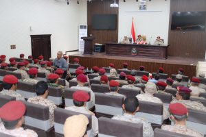 The Defense Minister praises the fighters' resilience on the frontlines and calls for heightened readiness and vigilance.