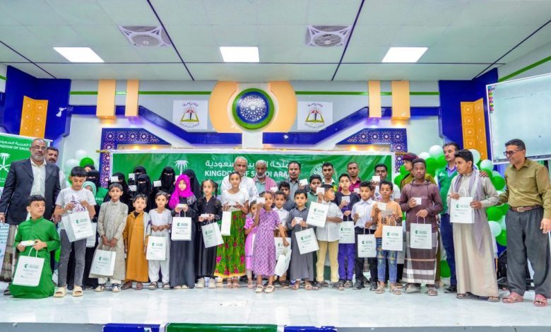 The Deputy Governor of Hadhramaut launches distribution of hearing aids for students with hearing disabilities in Wadi Hadhramaut.