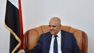 The Taiz governor presents a six-month progress report to the President of the Presidential Leadership Council.