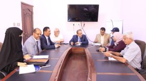 A meeting chaired by the Minister of Higher Education discusses final preparations for a scientific research and innovation conference in Aden.