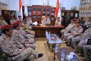 A military committee from the Ministry of Defense visits Taiz fronts, praising the resilience of the fighters.