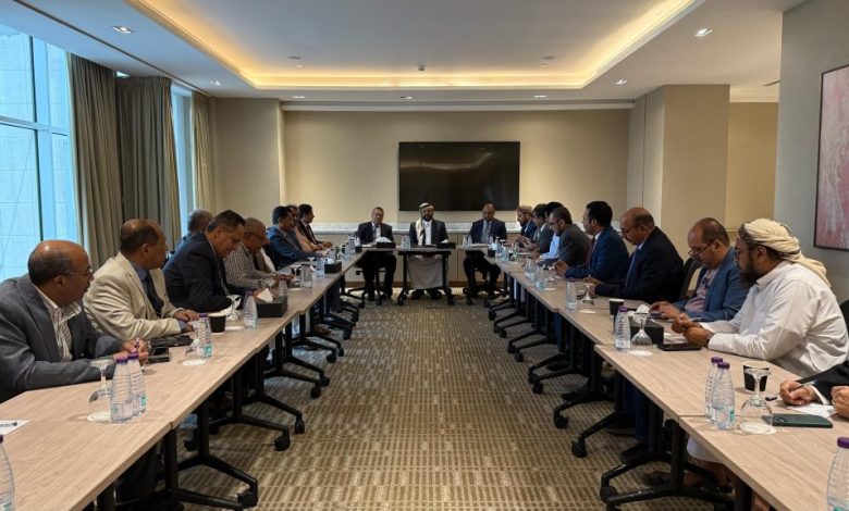 Council member Sultan Al-Aradah meets with the National Coalition of Parties, emphasizing the need to strengthen national unity.