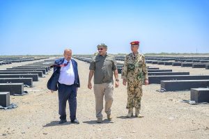 Council member Tariq Saleh and the Speaker of Parliament inspect the additional solar power plant project in Al-Mokha.