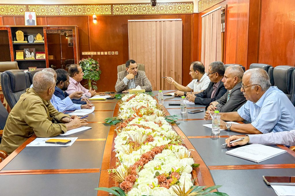 A meeting chaired by the Minister of Agriculture discusses the performance of agricultural offices in the provinces.