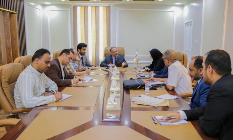 A meeting chaired by the Minister of Transport discusses efforts to expedite the implementation of the strategic Socotra Port project.