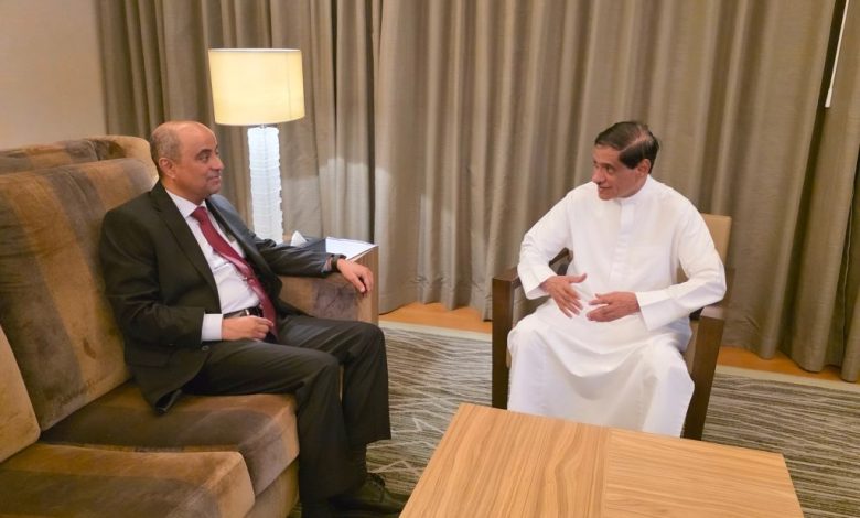 Council member Al-Bahssani meets with Prime Minister Ben Brik to discuss key issues and collaboration.
