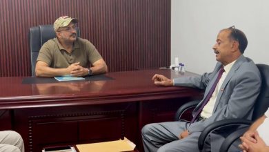Council member Tariq Saleh directs the establishment of a solar energy system for Taiz University colleges and a computer lab.