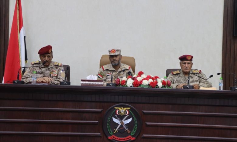 The Chief of Staff holds an extensive military meeting in Aden.
