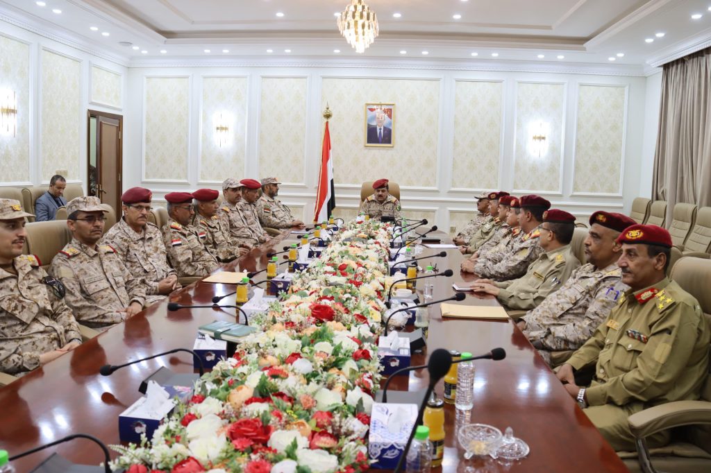 The Defense Minister and Chief of Staff meet with the Fourth Region Command and its sectors.