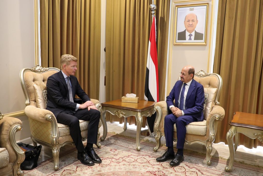 The Foreign Minister meets with the UN envoy to discuss the latest developments in Yemen.