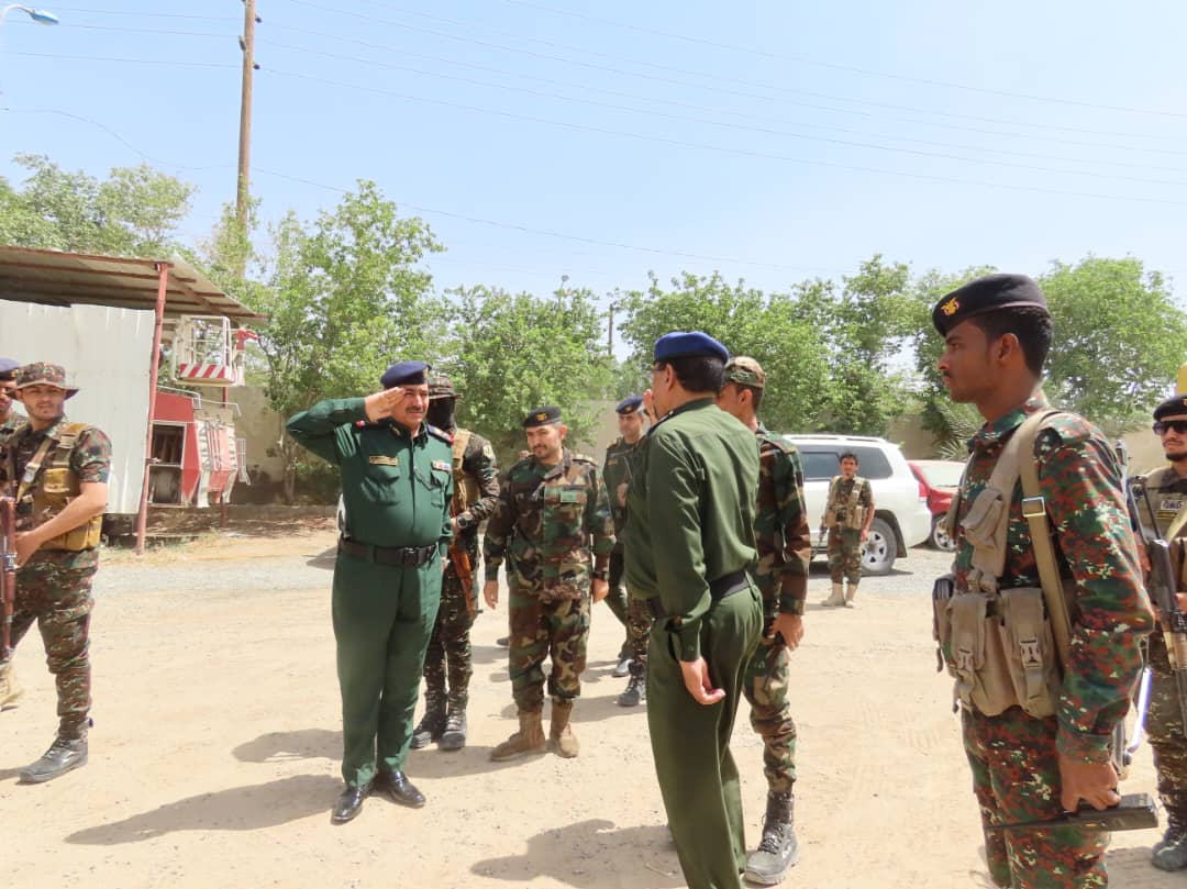 The Interior Minister inspects Marib police, assessing their security readiness.