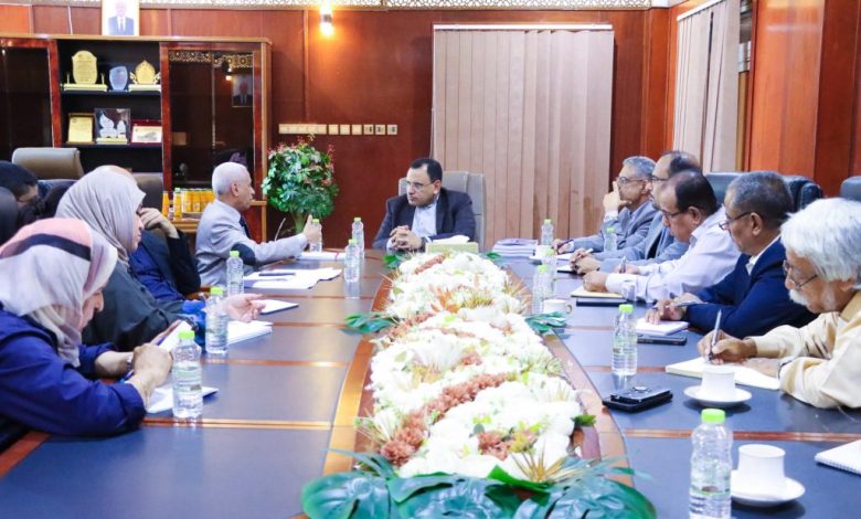 The Minister of Agriculture discusses launching projects in the agricultural and fisheries sectors with the World Bank.