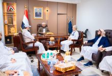 The Minister of Awqaf discusses the work of the medical committee for the Yemeni Hajj mission with the Saudi Health Deputy Minister.