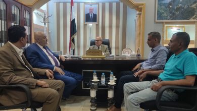 The Minister of Local Administration discusses with the Taiz Governor the implementation measures for the province's projects.