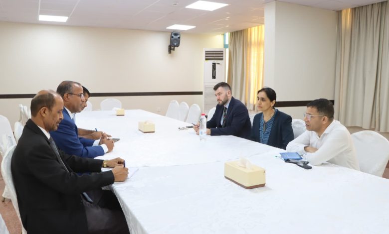 The Minister of Social Affairs and Labor discusses enhancing cooperation with the British Ambassador to provide humanitarian aid.