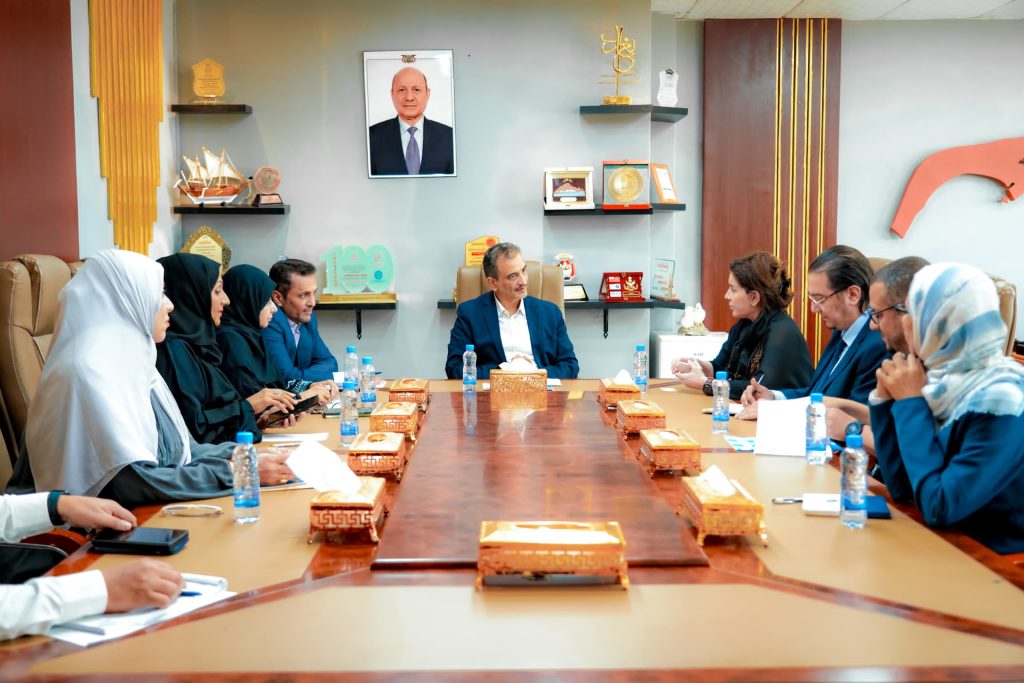 The Minister of State and Governor of Aden meets with the UN Women representative in Yemen.