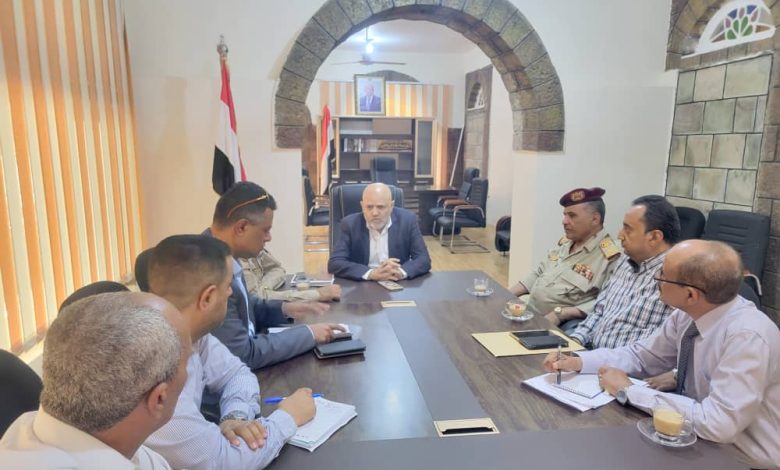 A meeting in Taiz discusses necessary measures to resolve the ongoing gas crisis.